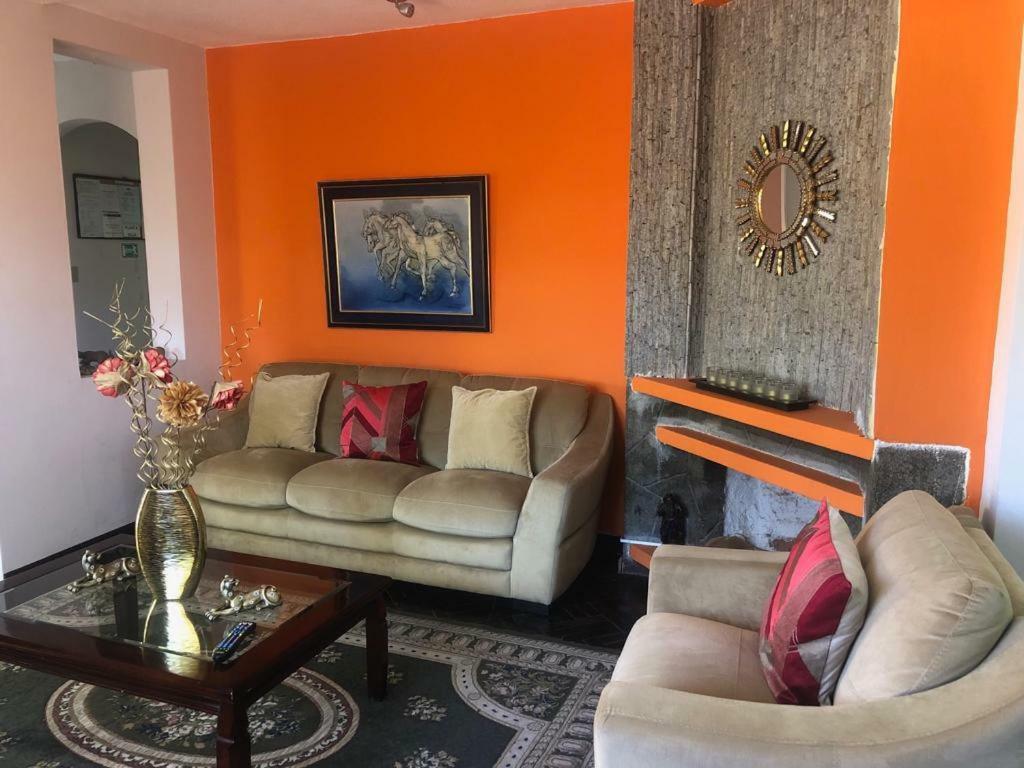 Hostal Tutamanda 2 Кито Екстериор снимка