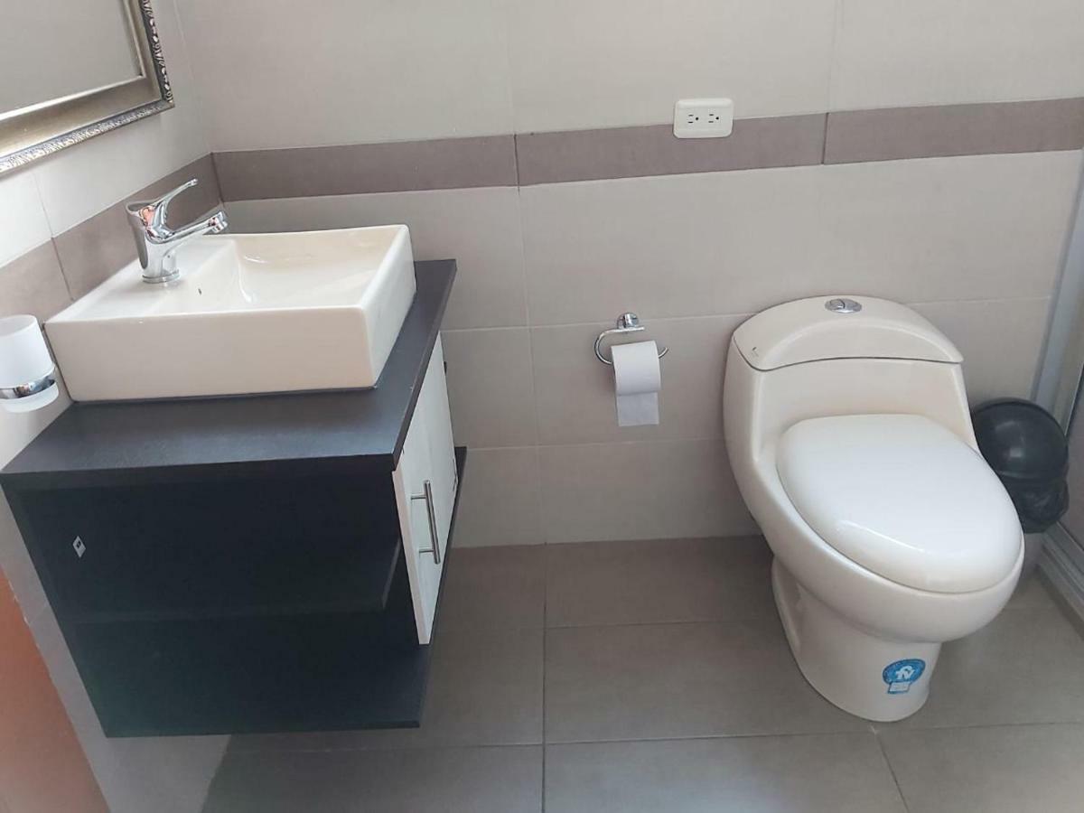Hostal Tutamanda 2 Кито Екстериор снимка